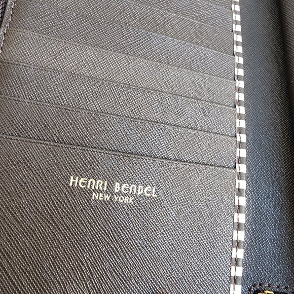 🔴SOLD🔴NWOT Henri Bendel Centennial Stripe Zip Around Wallet with Dustbag - Picture 7 of 11